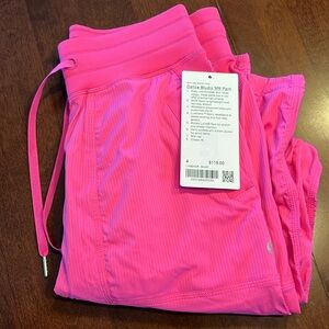 NWT Lululemon Dance Studio MR Pant Size 4 / Pink